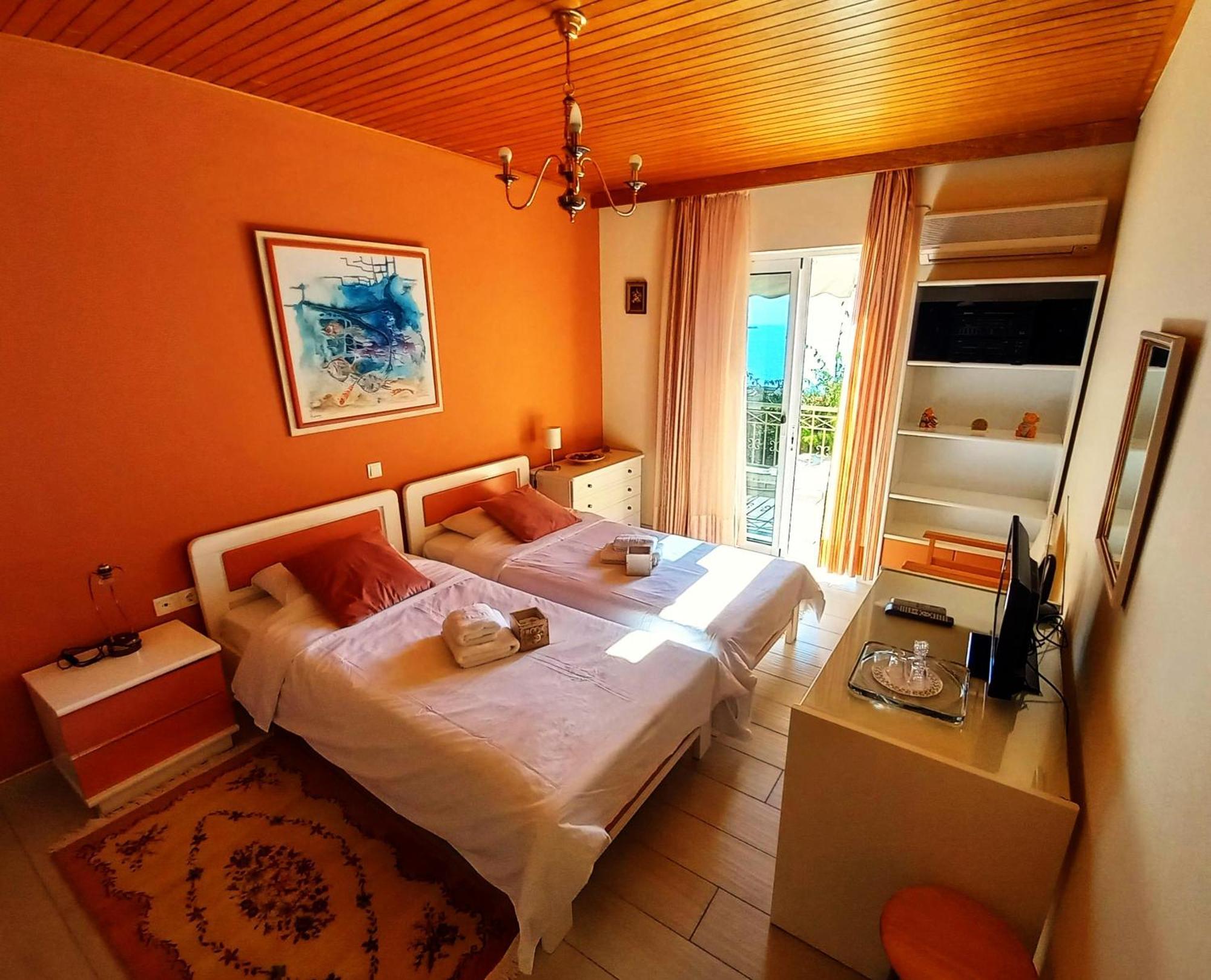 Villa "Eva" - Entire Beachfront Holiday Home - 4S Agia Marina  Ngoại thất bức ảnh
