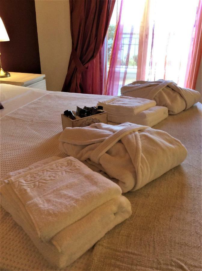 Villa "Eva" - Entire Beachfront Holiday Home - 4S Agia Marina  Ngoại thất bức ảnh